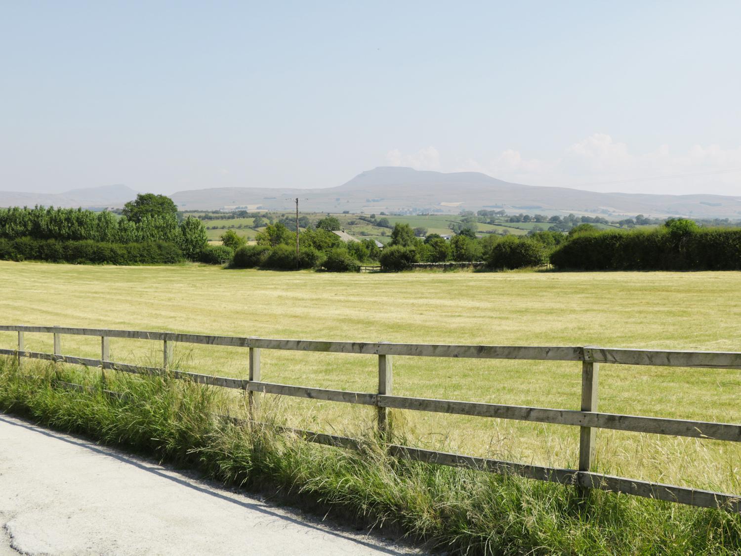 Mill Dam Farm Cottage Bentham Экстерьер фото